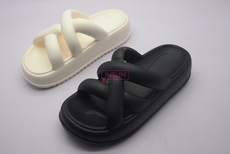 INJECTION SLIDE SLIPPERS