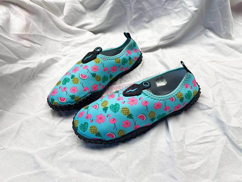 AQUA SHOES