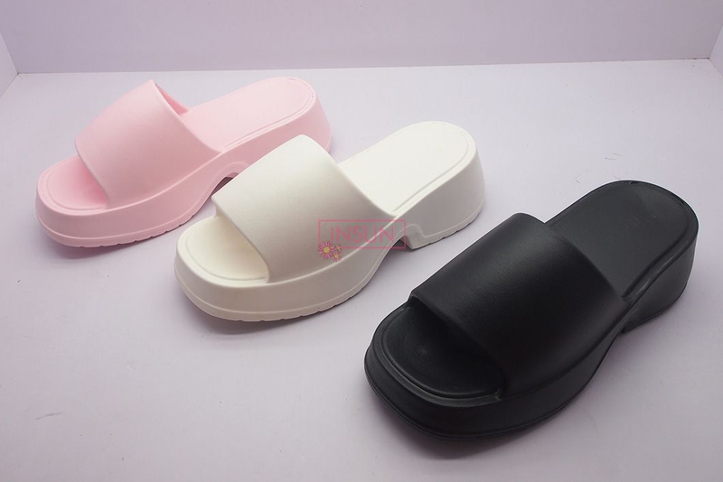 INJECTION SLIDE SLIPPERS