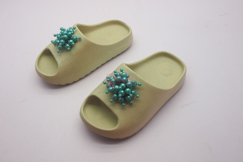 INJECTION SLIDE SLIPPERS