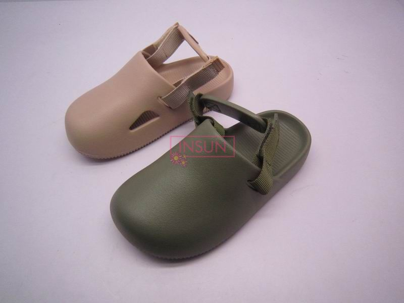 CHILD CLOG