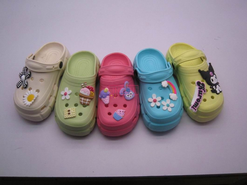 CHILD CLOG