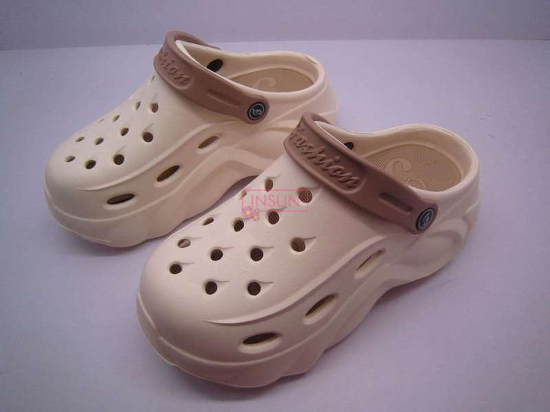 WOMEN CLOG