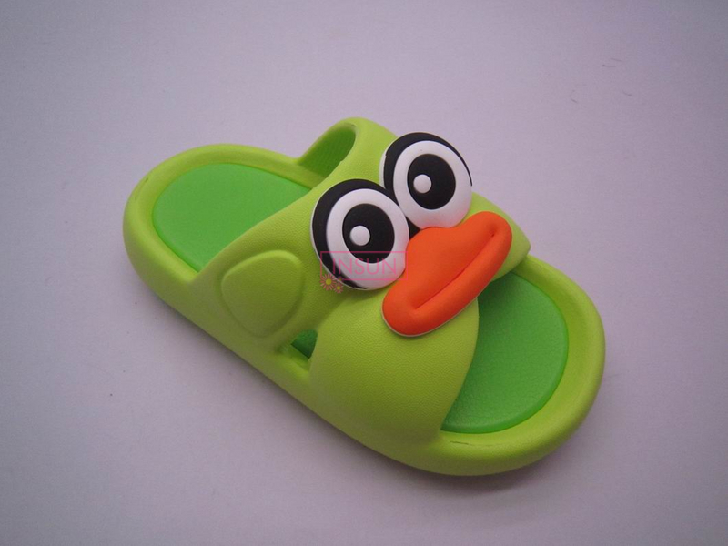 INJECTION SLIDE CHLID SLIPPERS