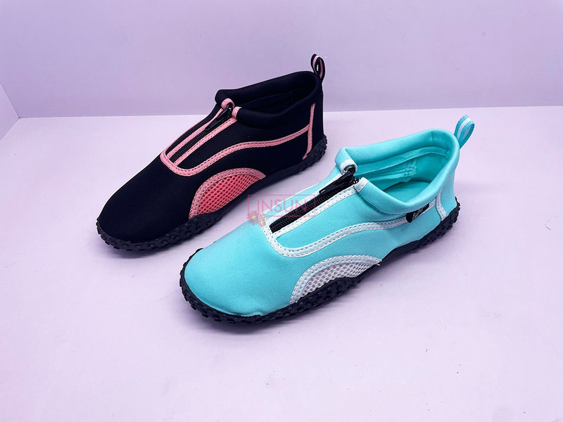 AQUA SHOES