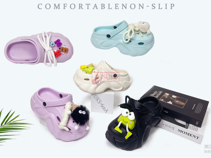 WOMAN CLOGS