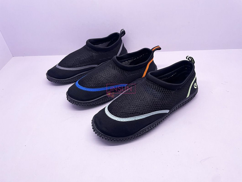 AQUA SHOES